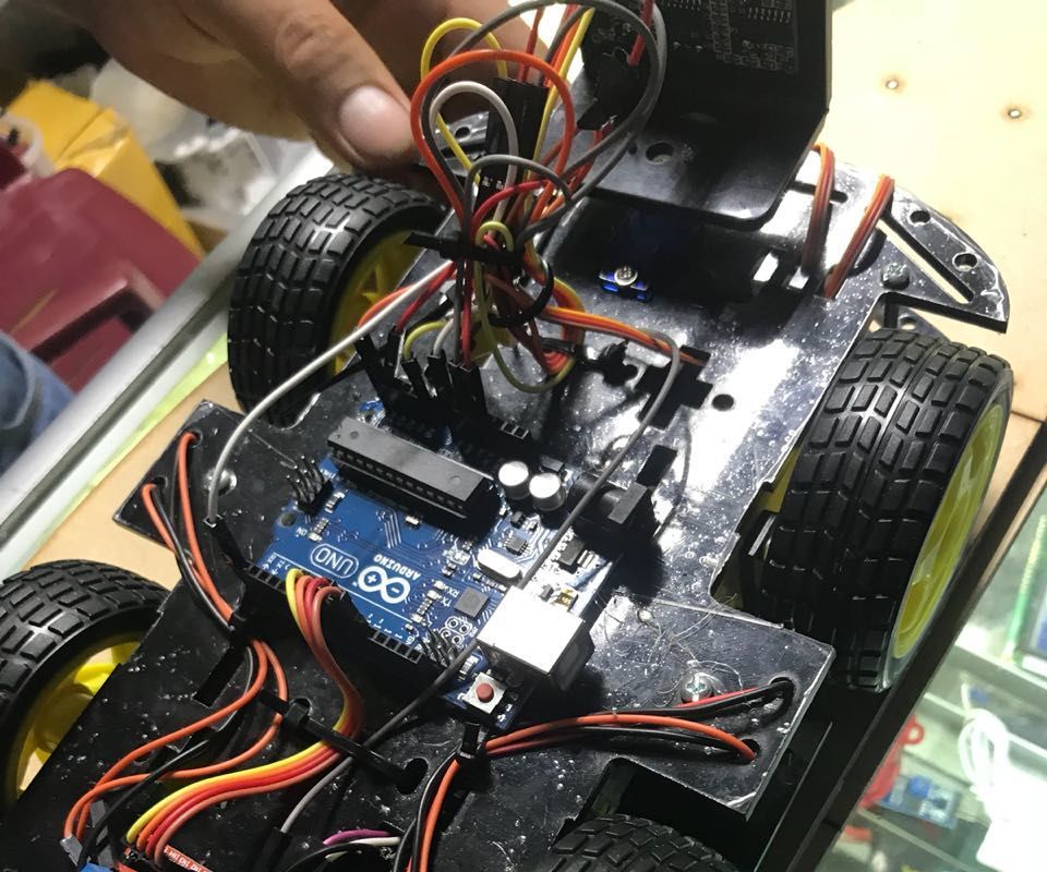 Robot Arduino Explorador “Nueve"