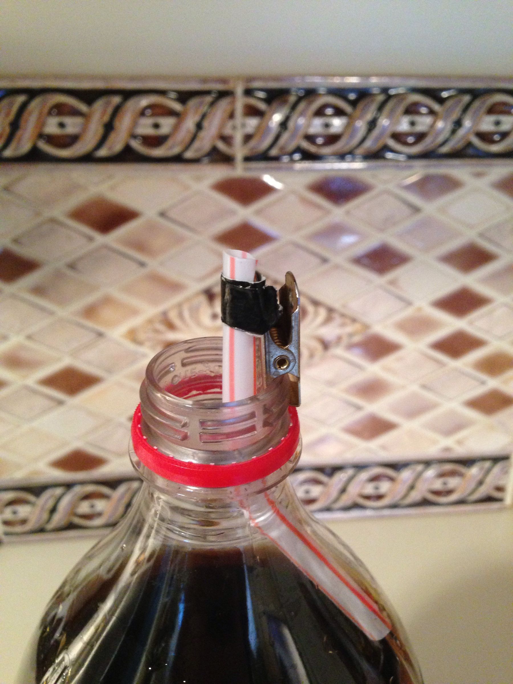 Soda: Anti-foam Bottle Clip