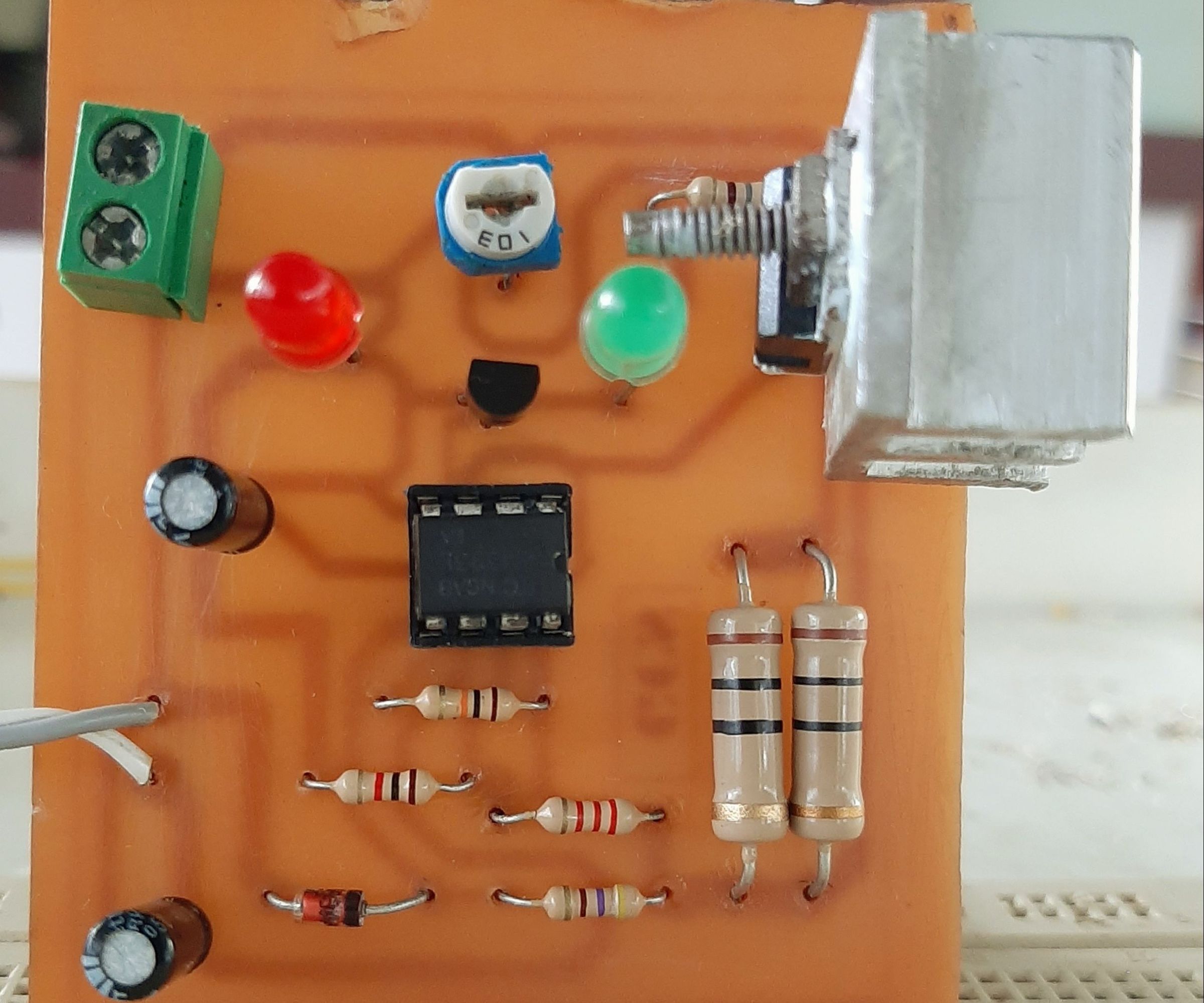  Simple 4V Lead Acid Battery Charger With Indication