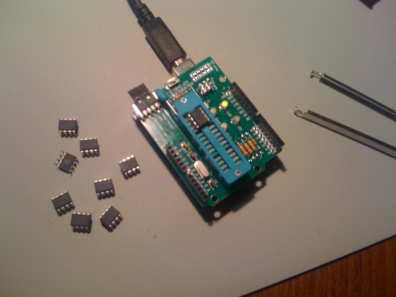 Hacking an Arduino ISP Shield for AtTiny45 / AtTiny85