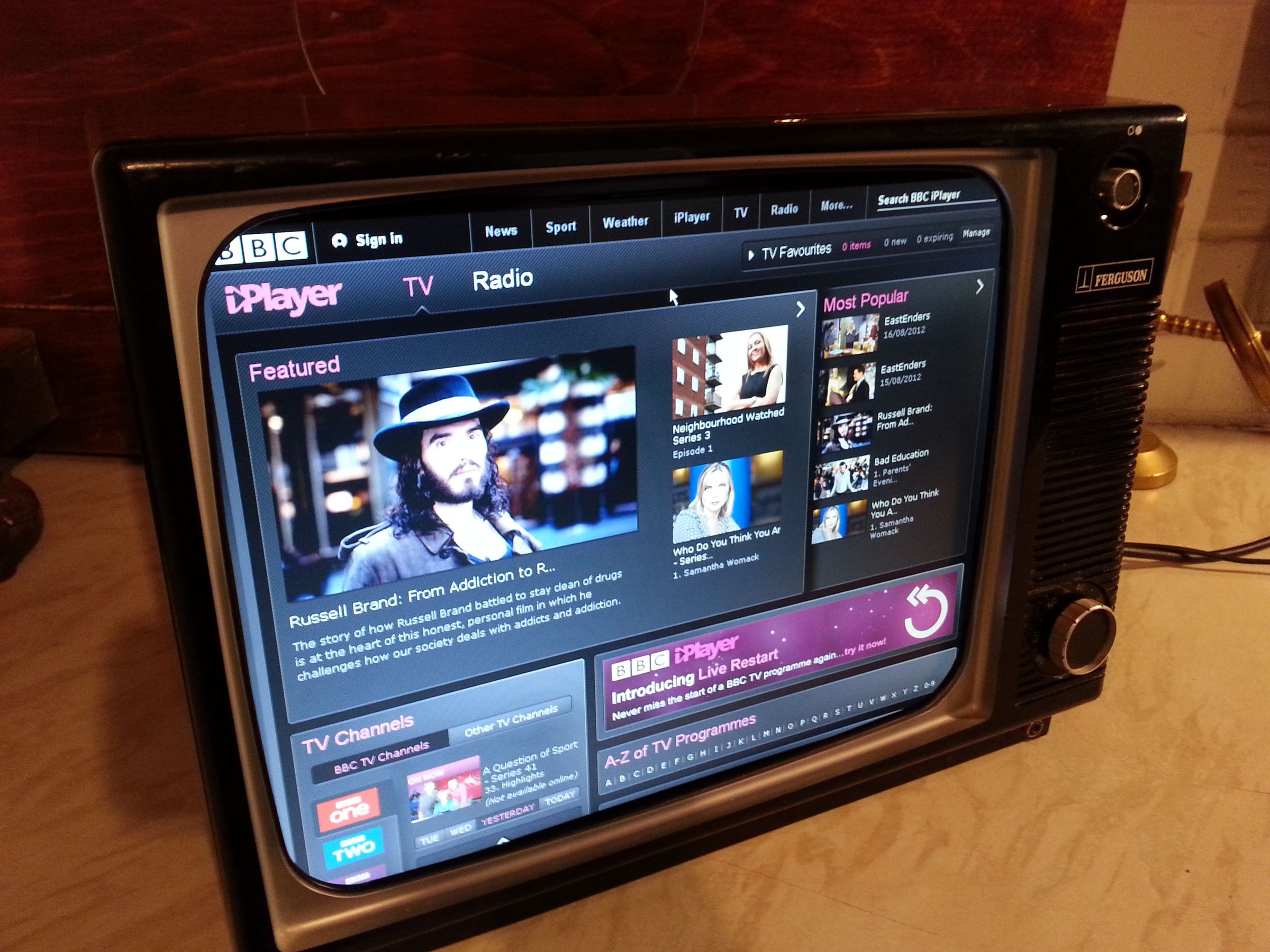 Upcycle a 70s TV Into a Monitor 3 Steps Instructables