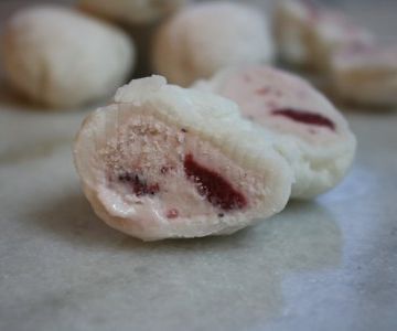 Strawberry Ice Cream Mochi