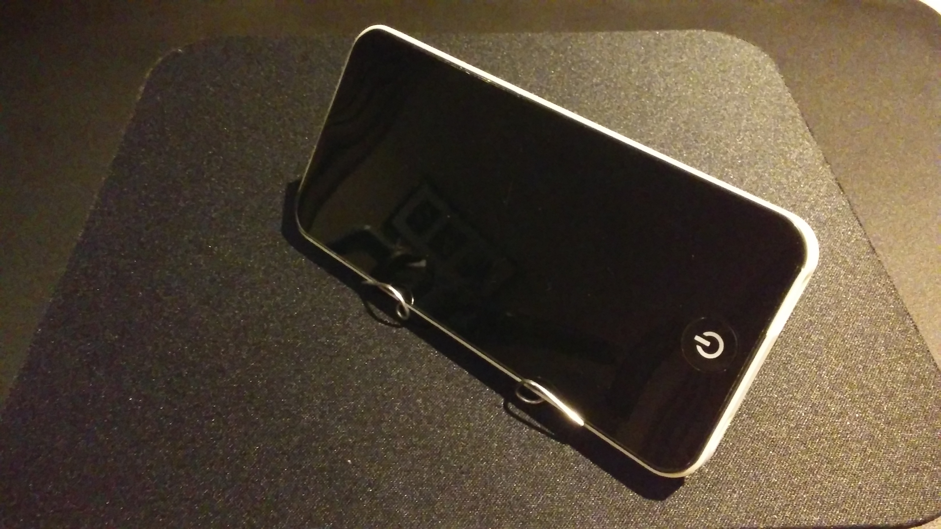 Emergency Paper Clip Smartphone Stand