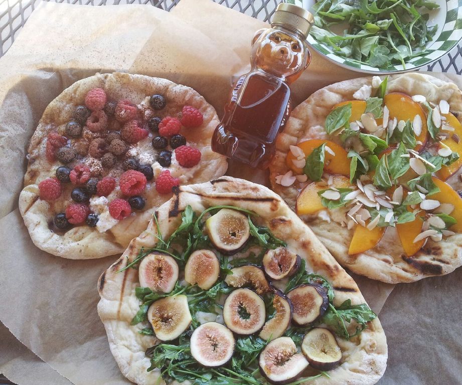 Pizzas De Frutas Con Miel