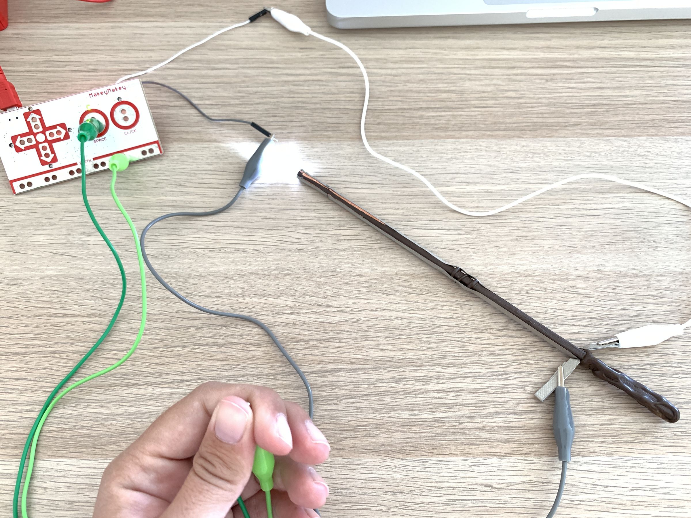 Magic Wand With Makey Makey and MicroBit 5 Steps (with Pictures