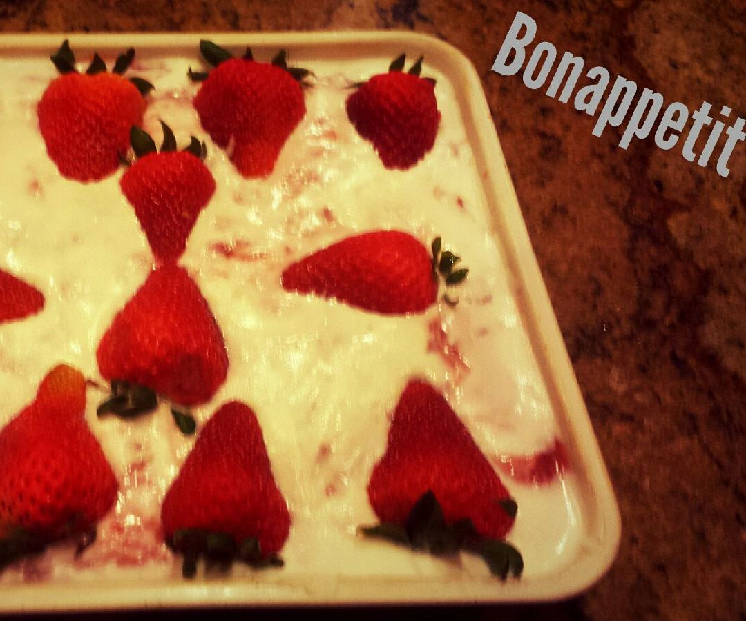 Delicious Strawberry Pound Cake Bliss