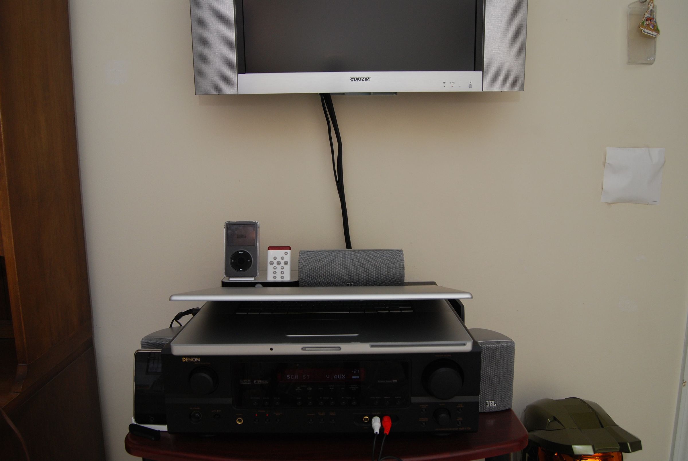 How to Listen to Your Itunes Library Trough Your Tv or Av Reciever