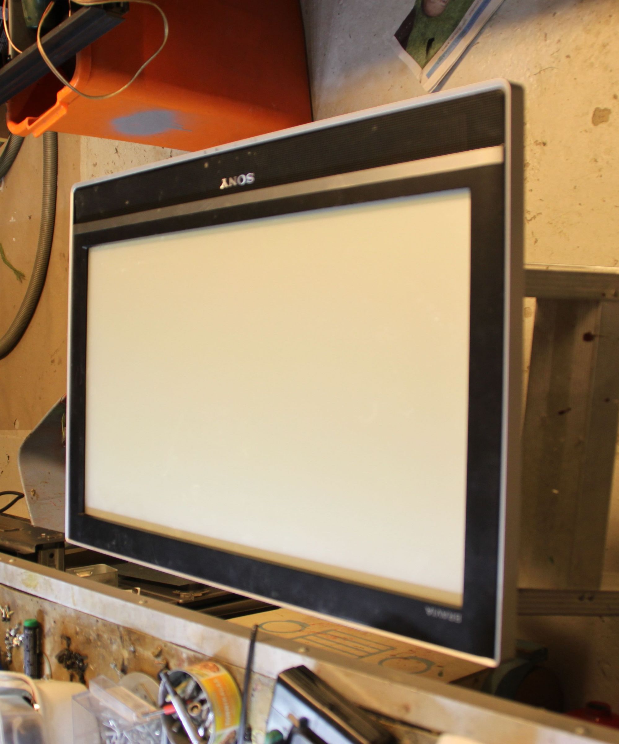Recycled Sony Bravia to a Flatscreen Lamp