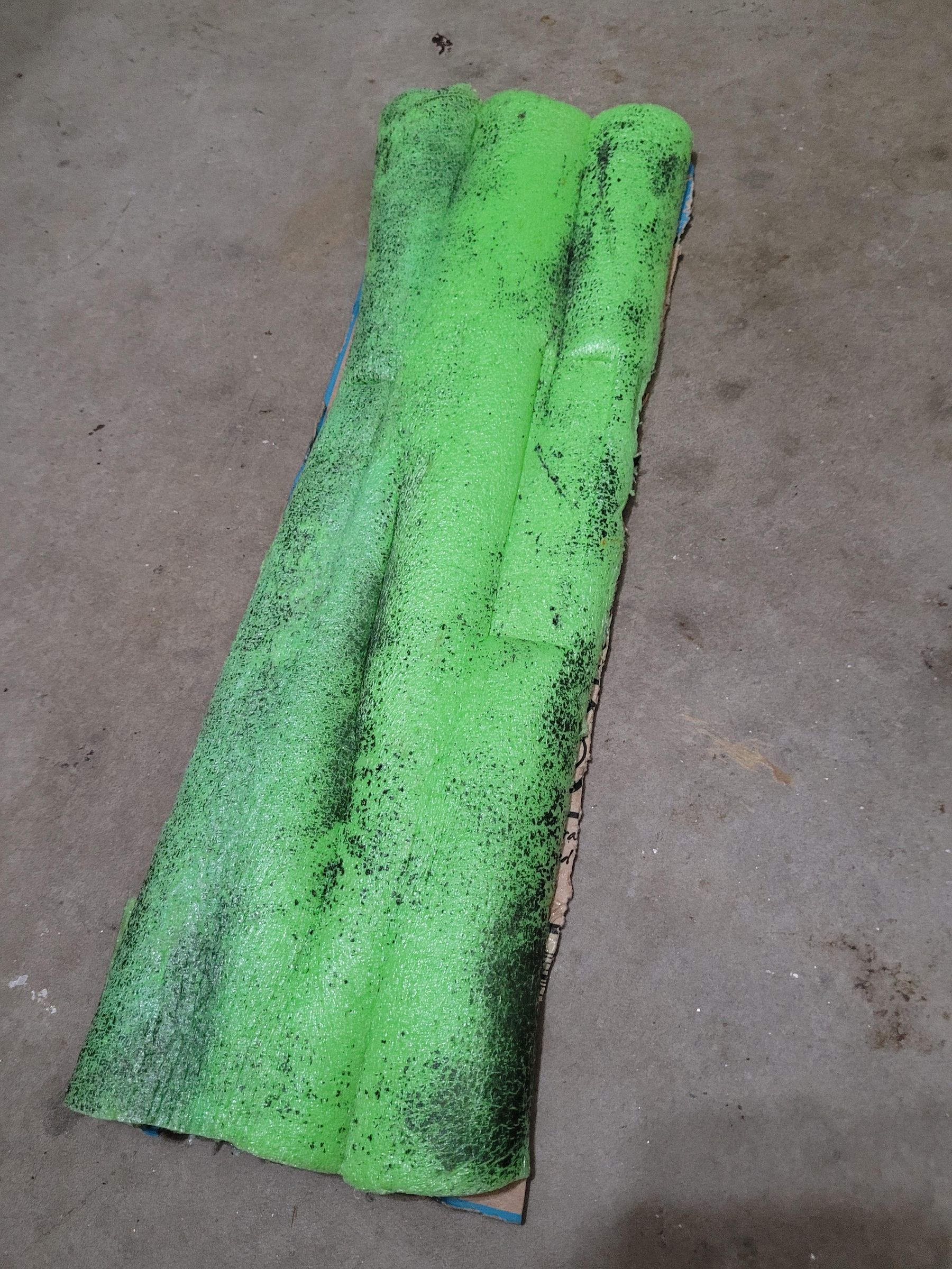 8 Foot Tall Skeleton From PVC, Pool Noodles, and Spray Foam 8 Steps