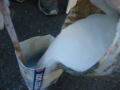 Mixing the Bondo Resin