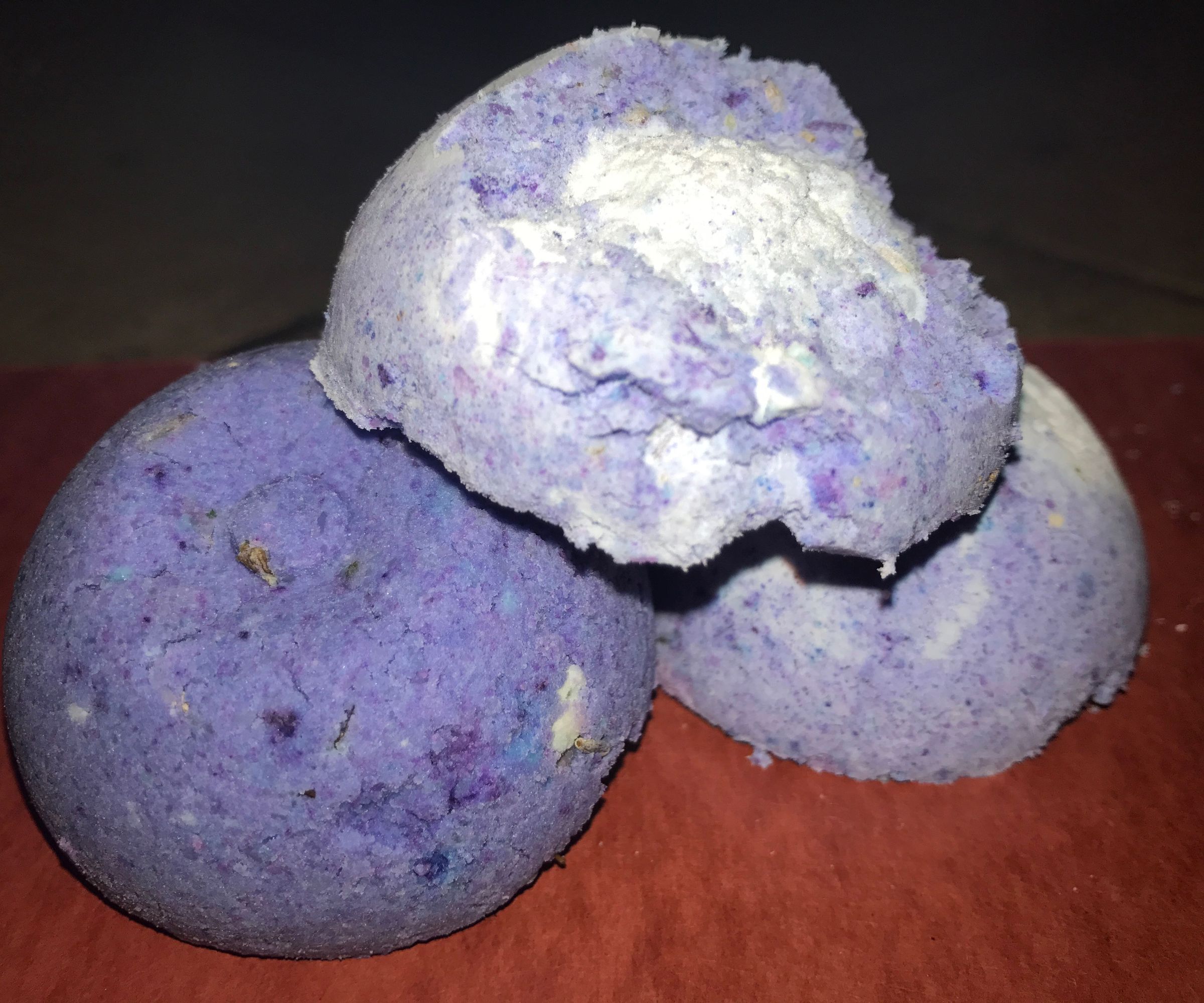 How to Make a Bath Bomb Without Citric Acid
