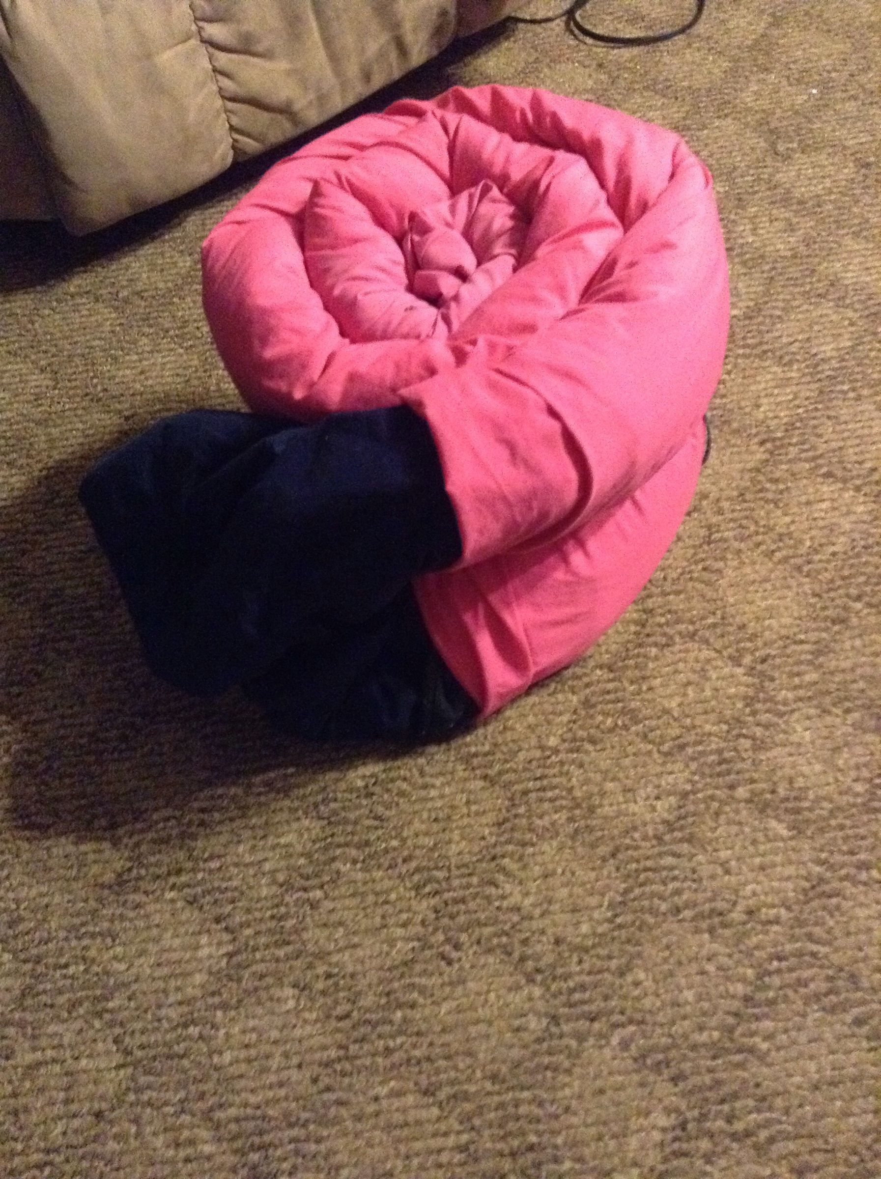 Easy Fast Way to Store Blankets
