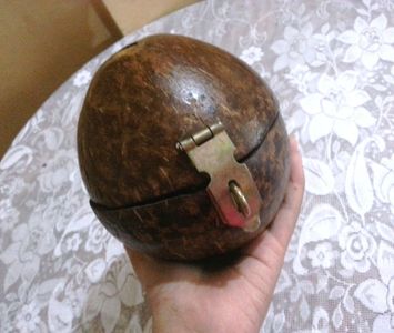 DIY Coconut Shell Jewelry Box : 4 Steps (with Pictures) - Instructables