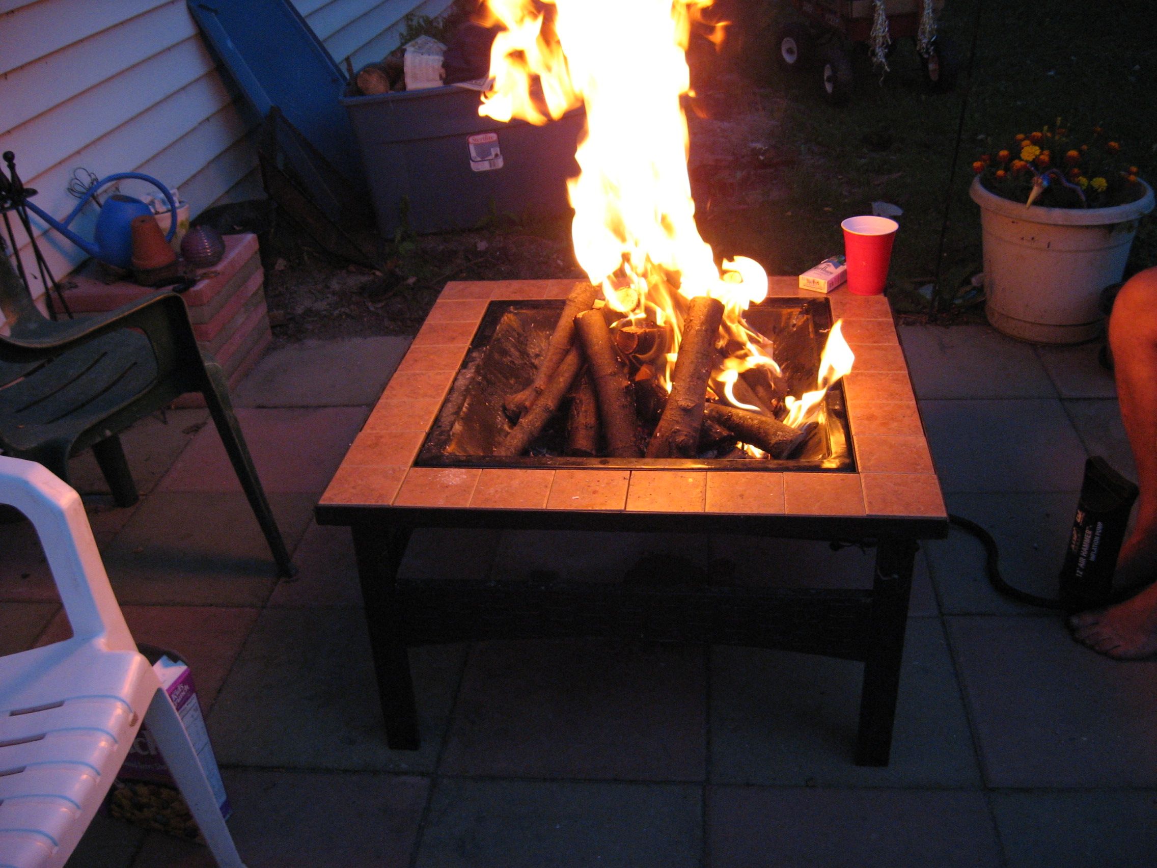 PUMP ME UP AIR Patio Fire Place