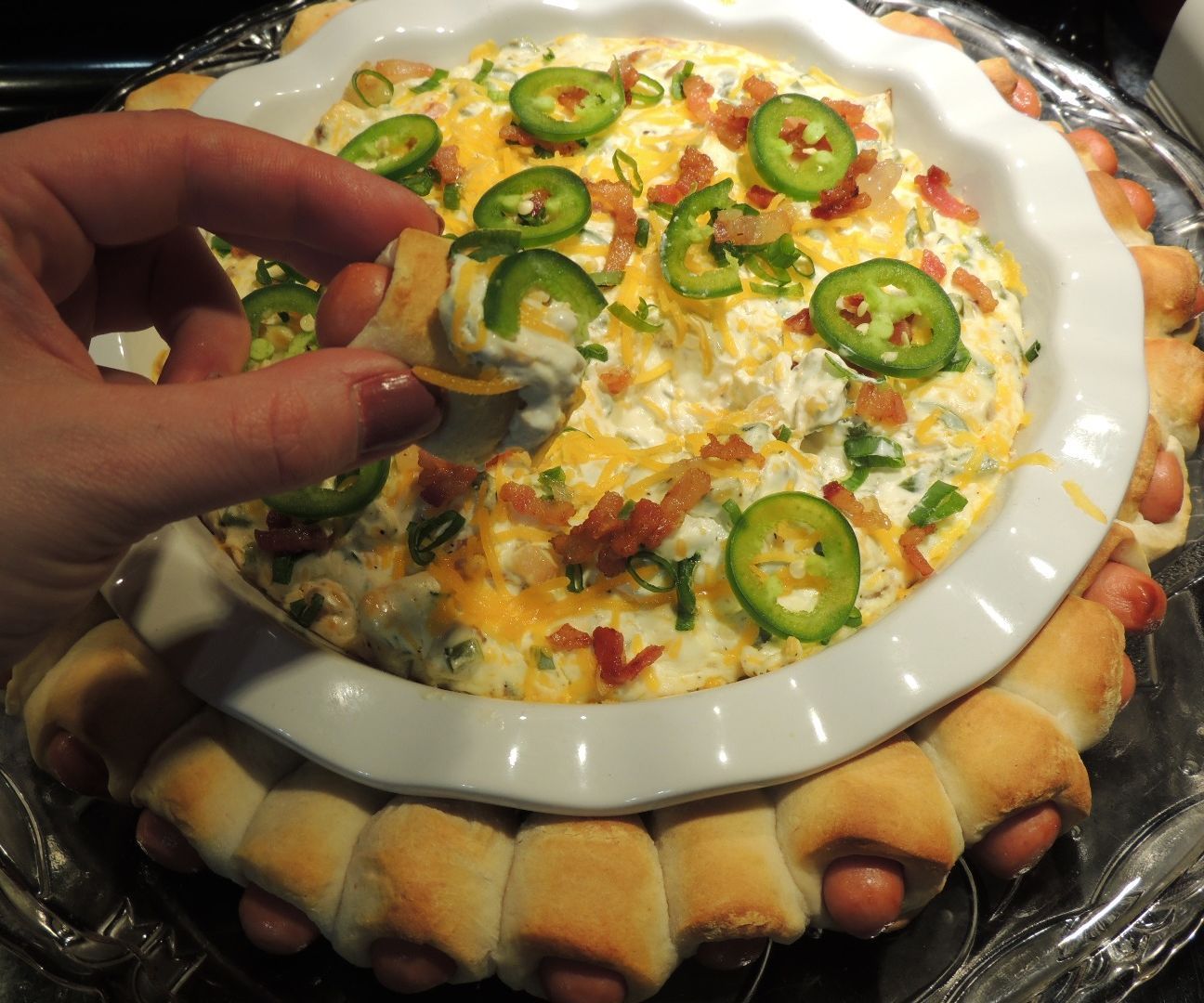 Pigs-in-a-Blanket Dipping Ring