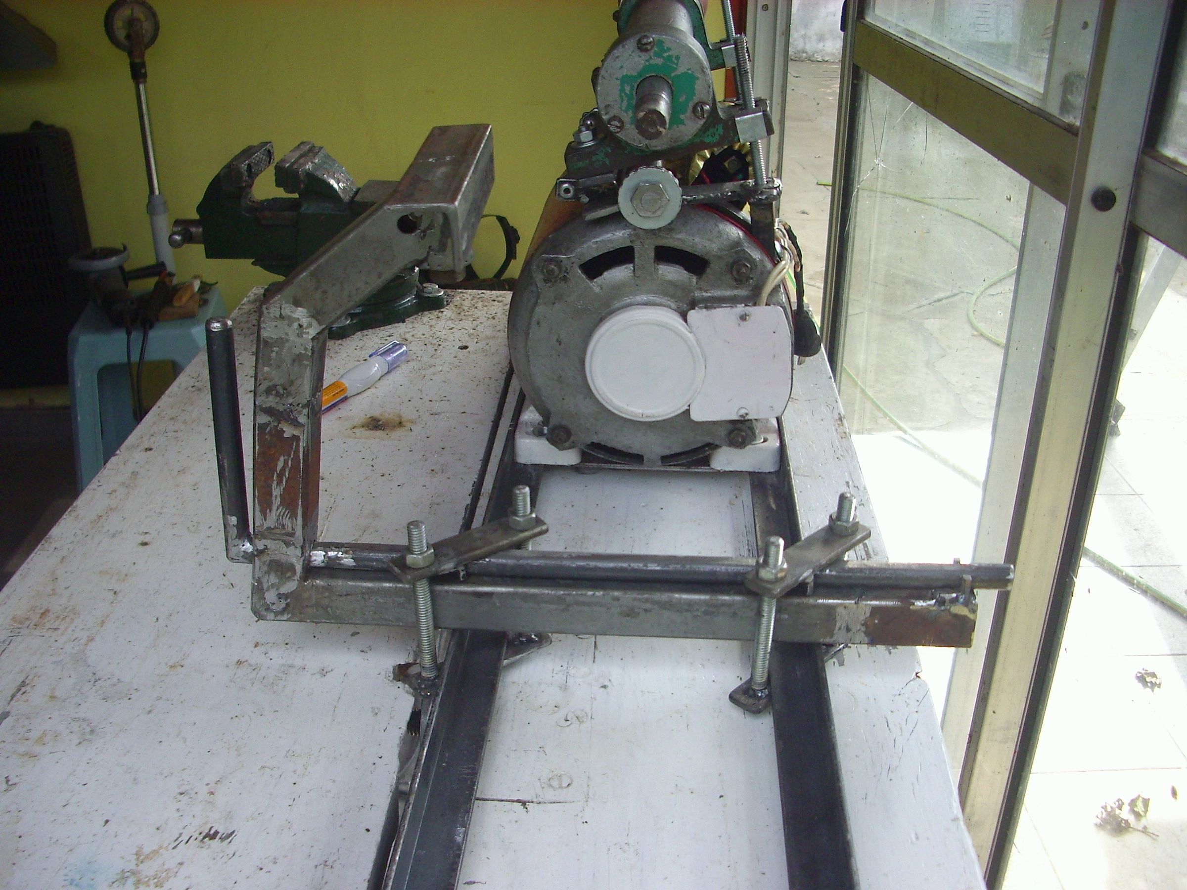 UnKISSing My KISS Lathe* (des-simplificando Mi Torno Simple)