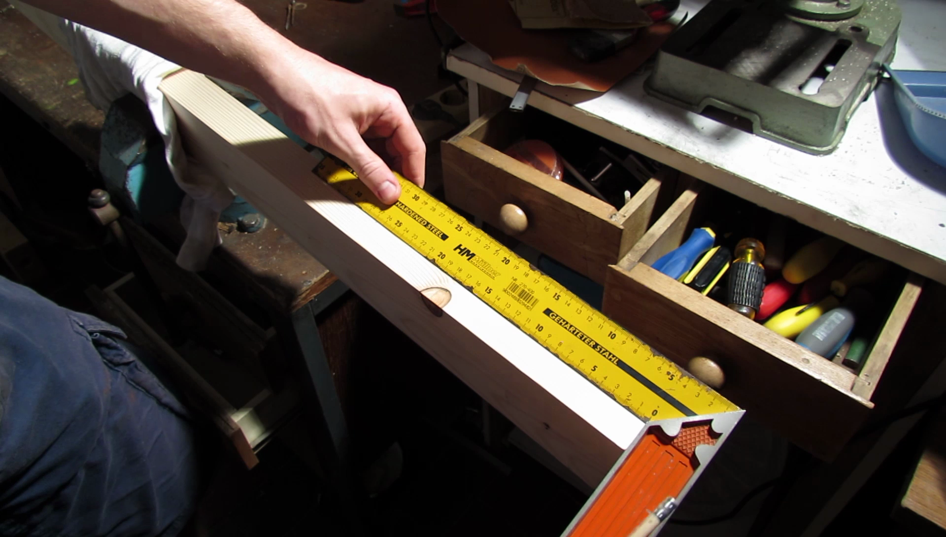 Fix a Broken Wooden Chair FIX IT YOURSELF 4 Steps (with Pictures