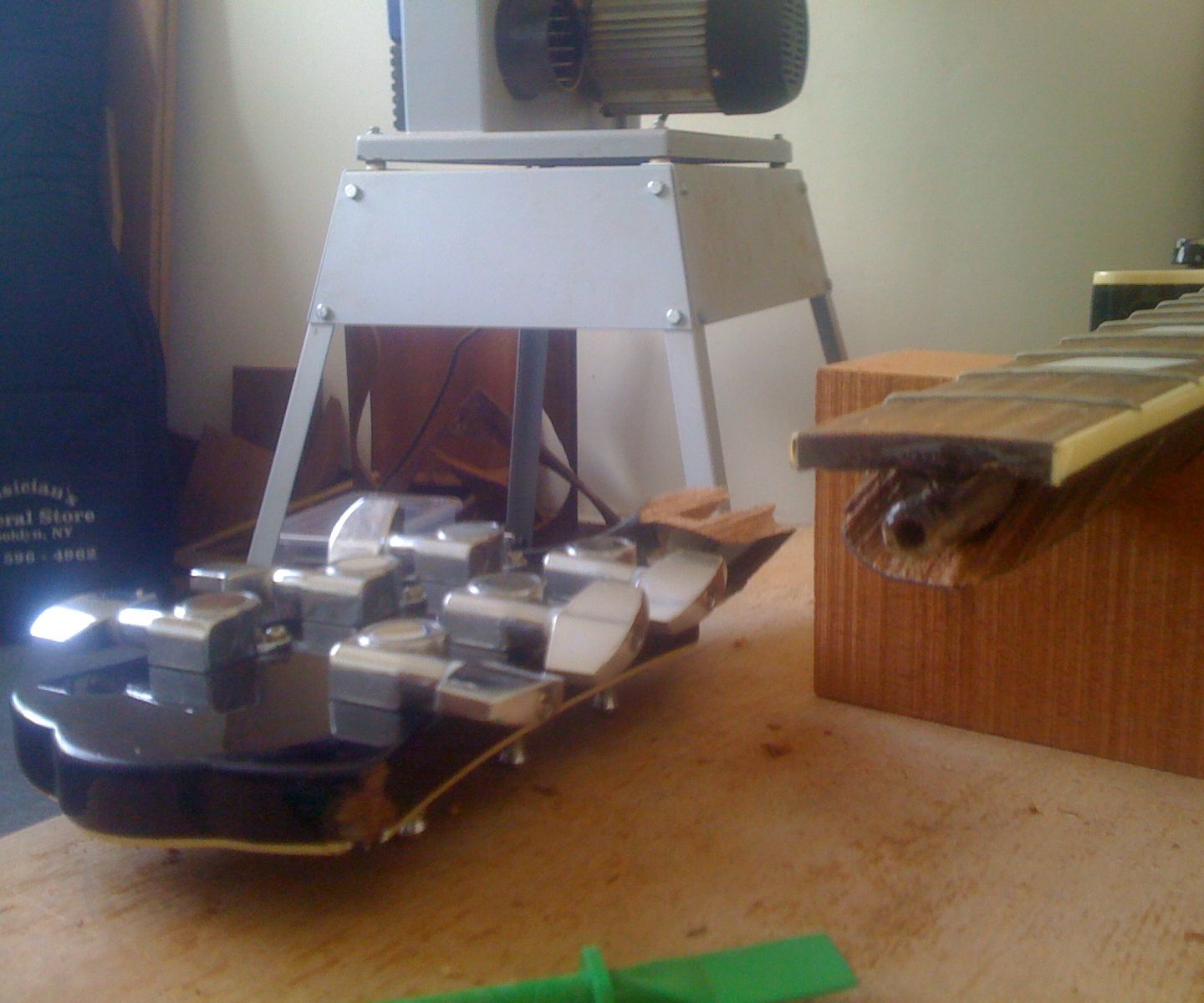 Fixing a Broken Guitar Neck 