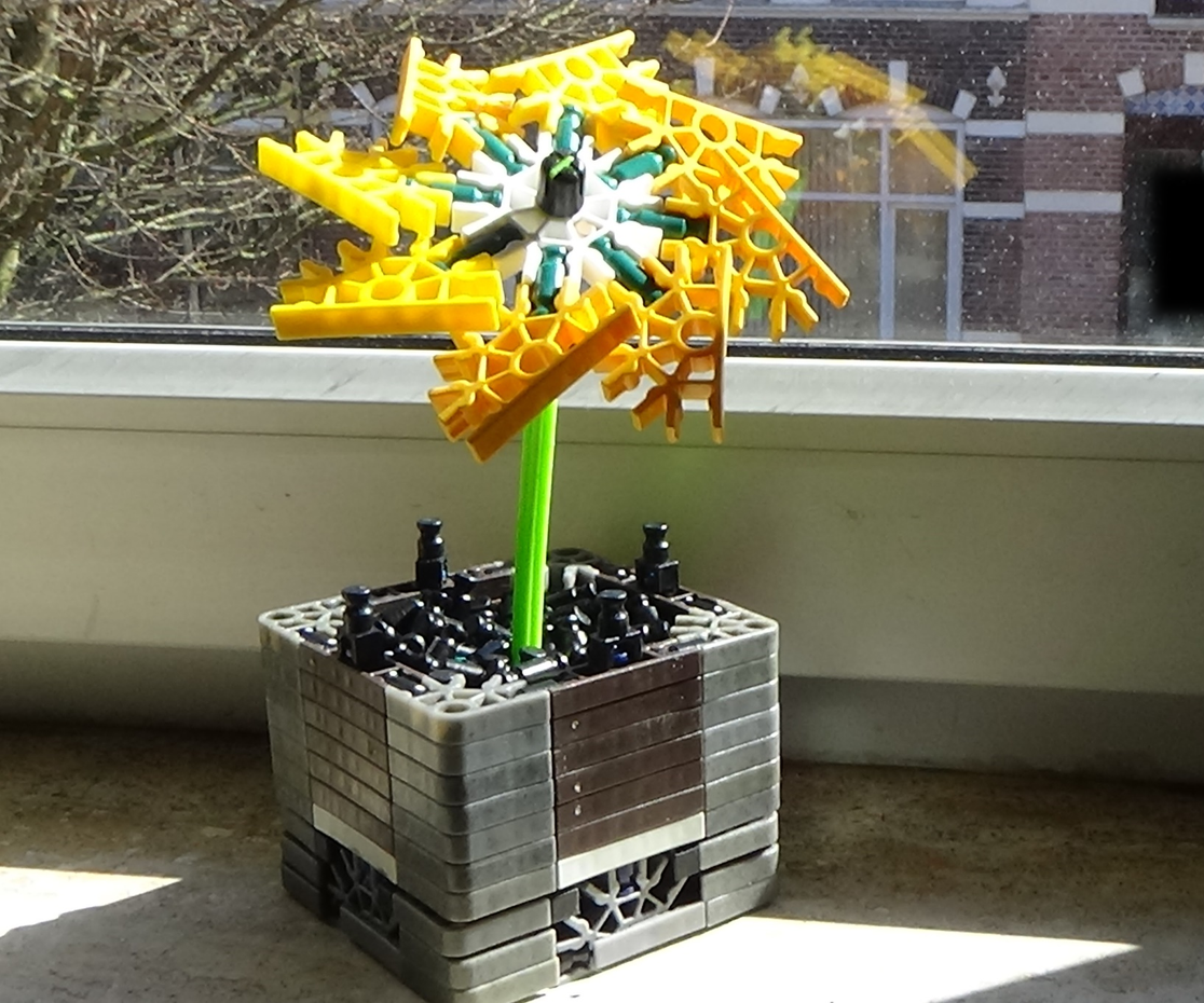 Make Your Own K'nex Flower!