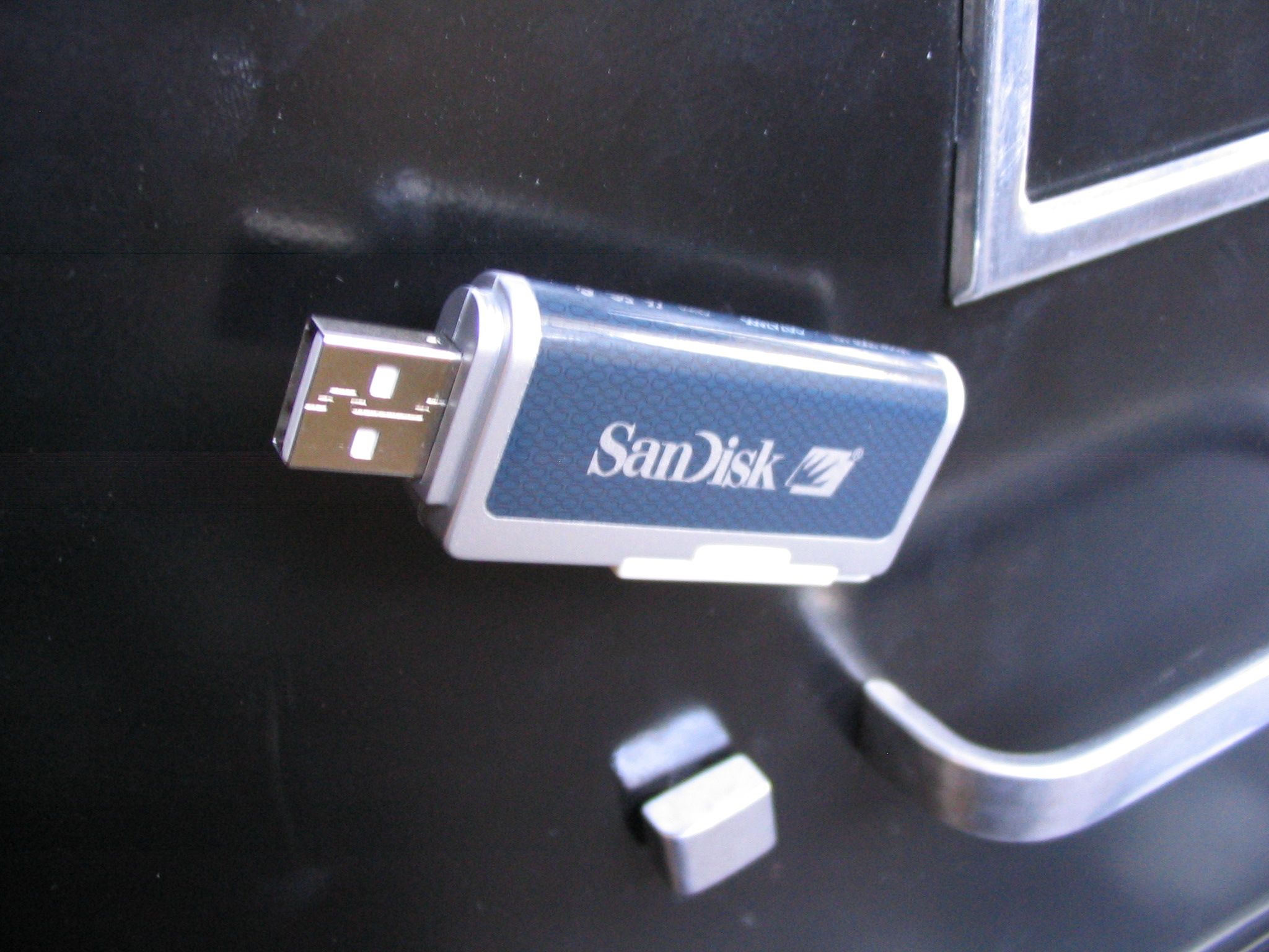 Magnetic USB Card Reader