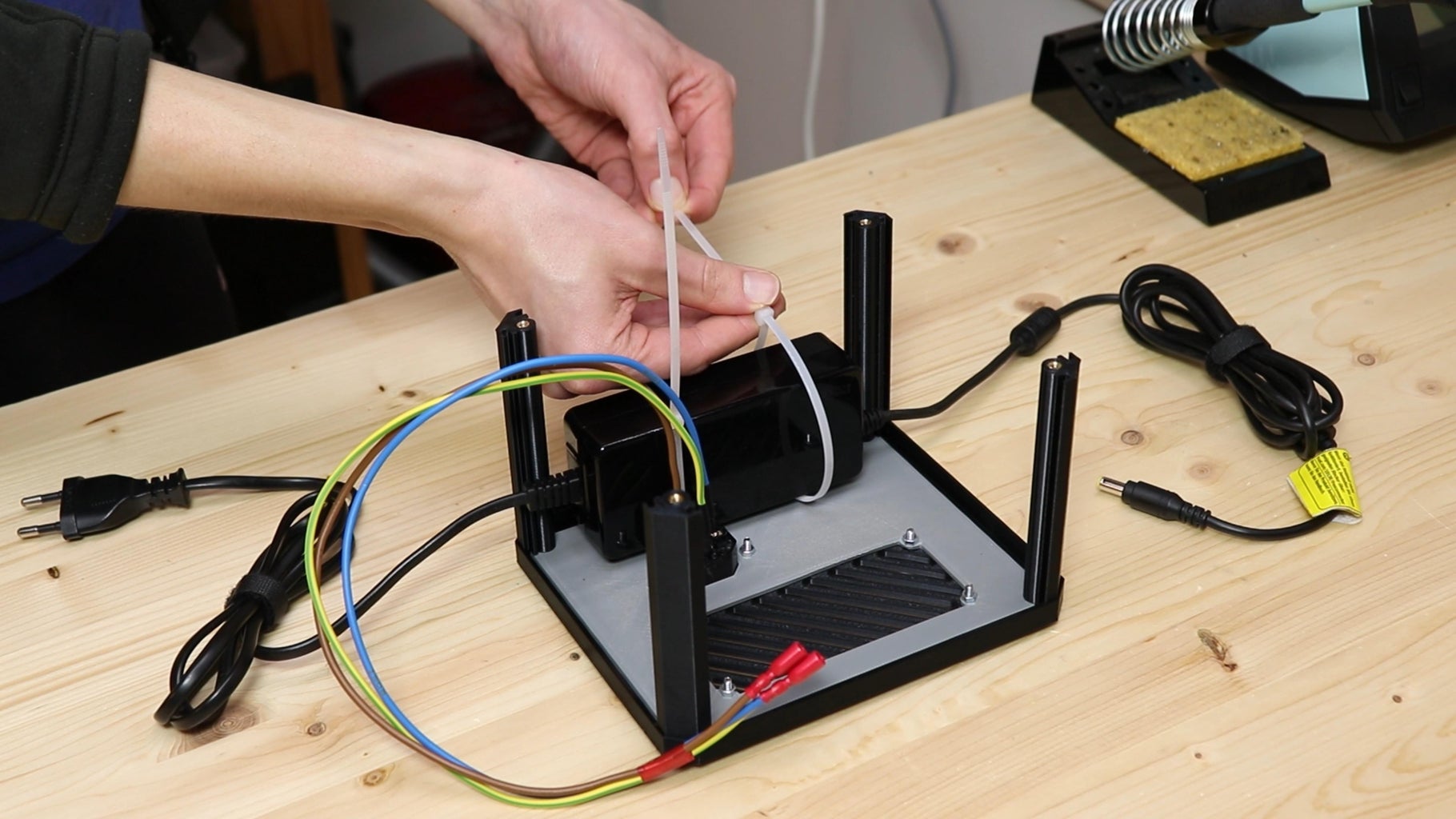 Lab Bench Power Supply : 12 Steps (with Pictures) - Instructables
