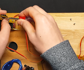 Assemble the Frame With the 2nd Motor / Potentiometer