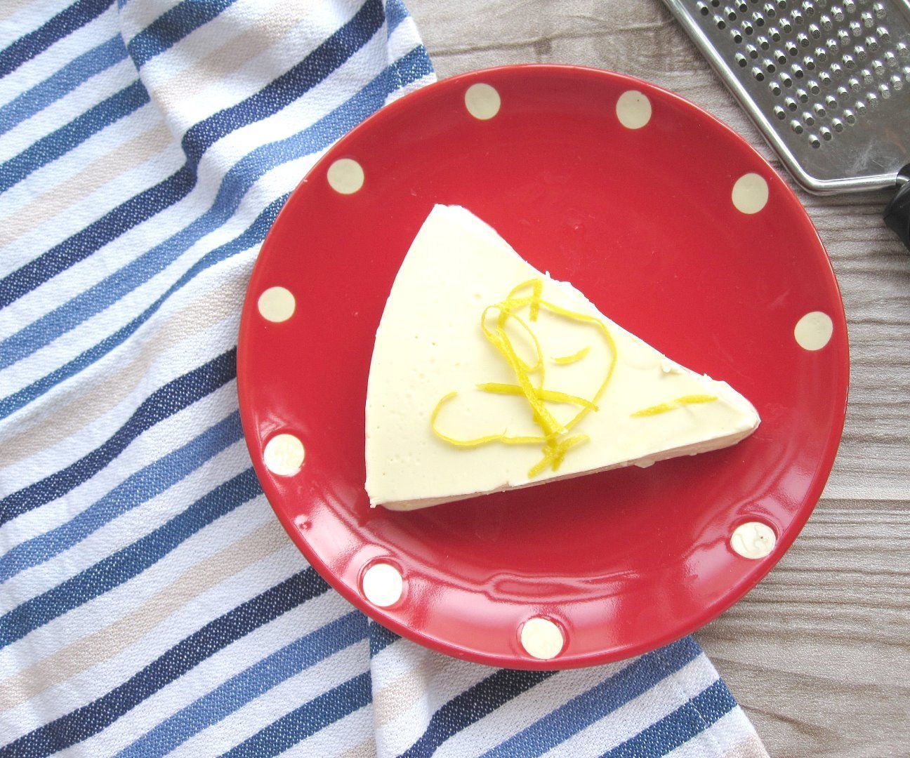 No-Bake Chilled Lemon Cheesecake (Low- Carb)