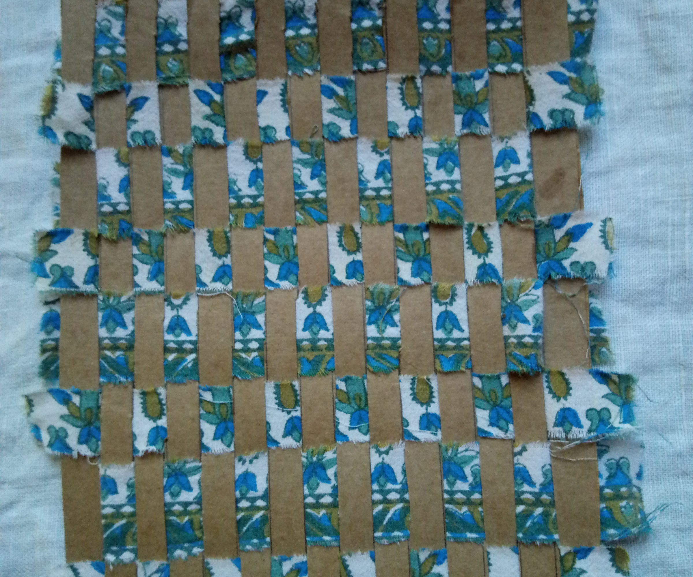 Rags and Cereal Boxes : Upcycle Weaving 