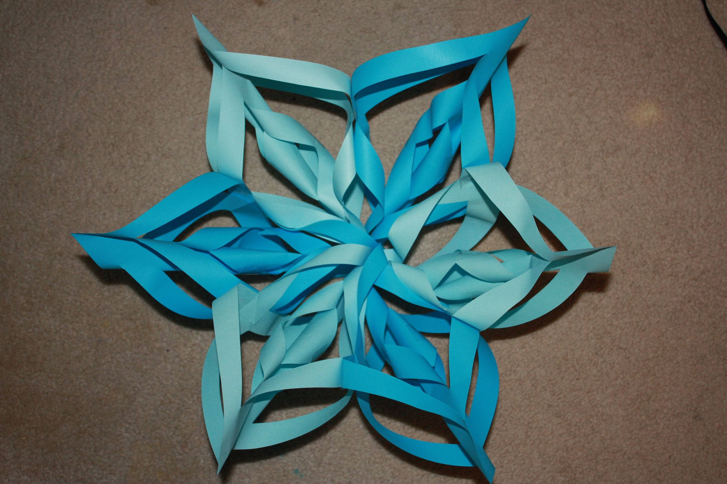 How to Make a Beautiful Snowflake for Winter.