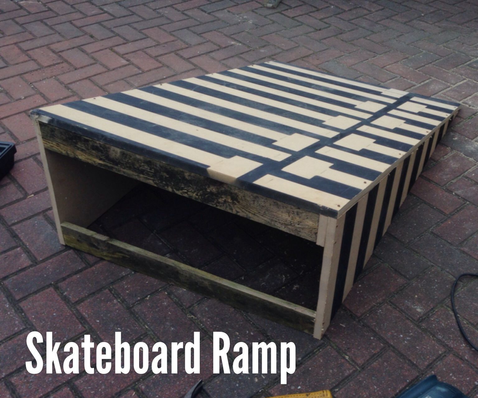 Skateboard Ramp