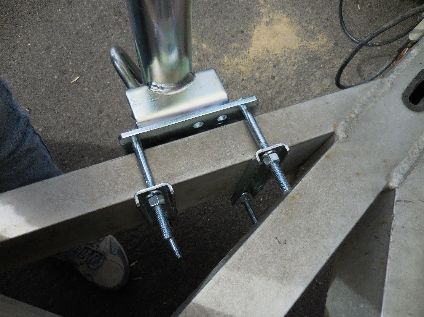 How to Replace a Pivoting Tongue Jack 7 Steps (with Pictures