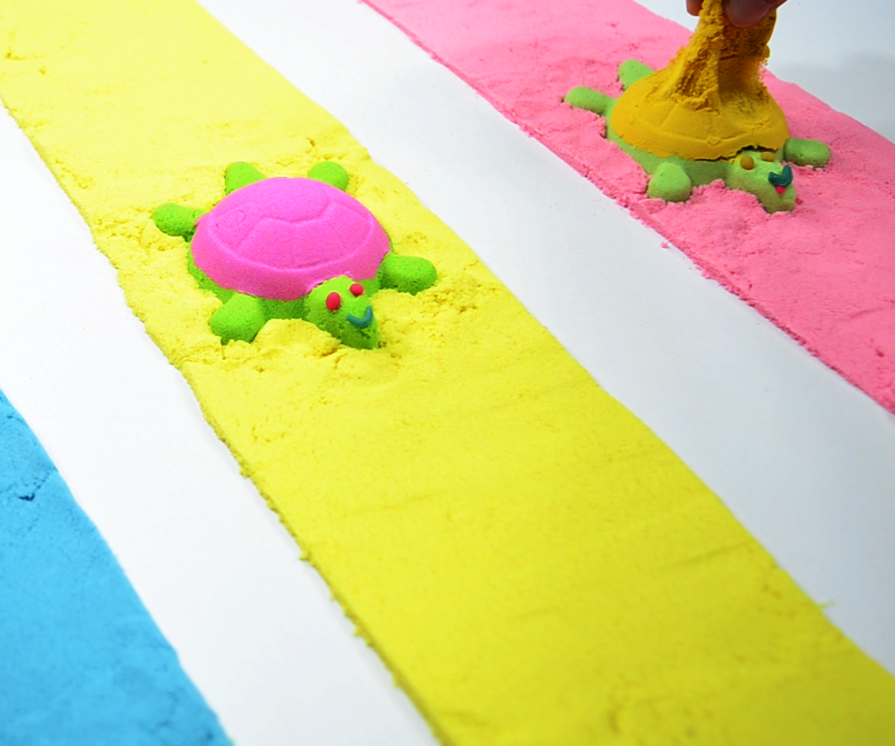 How to Make Kinetic Sand Turtle Race Track | Learn Colors for Kids