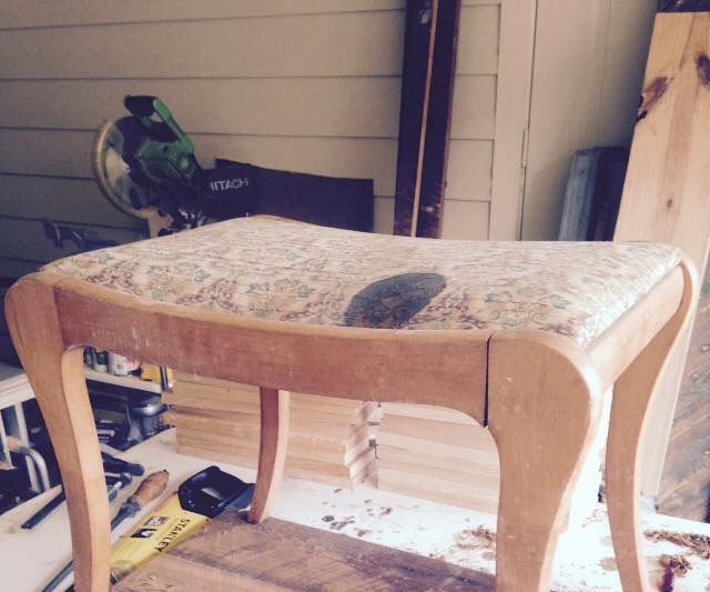 Vanity Stool Resto