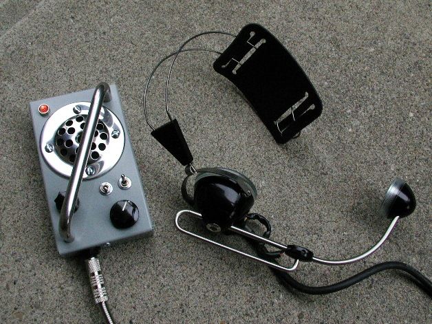 Build a Battery-Powered Amp for an Old Carbon Mic