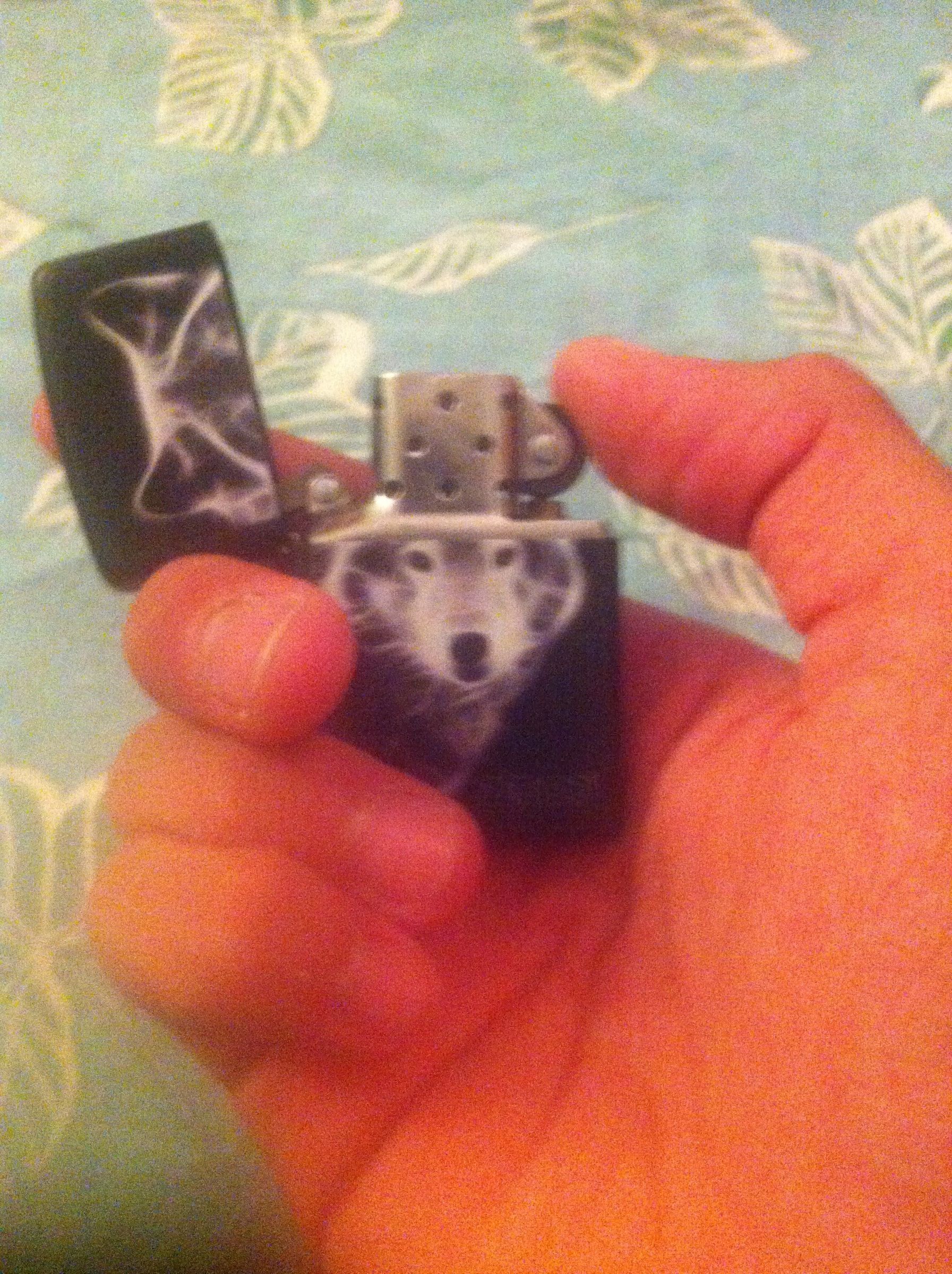 ZIPPO TRICK: the Squeeze 