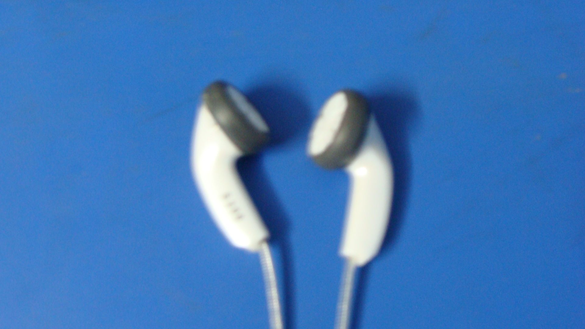 Cheap noise insulation for your earphones
