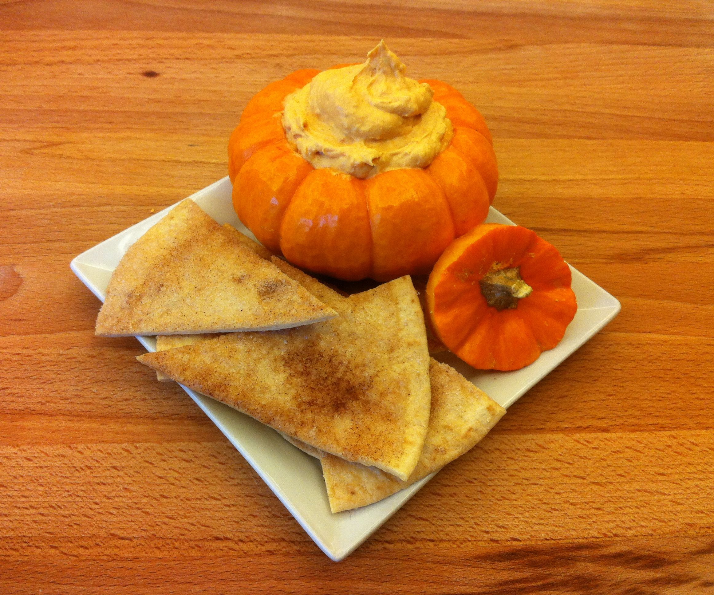 Pumpkin Dip With Cinnamon Sugar Chips