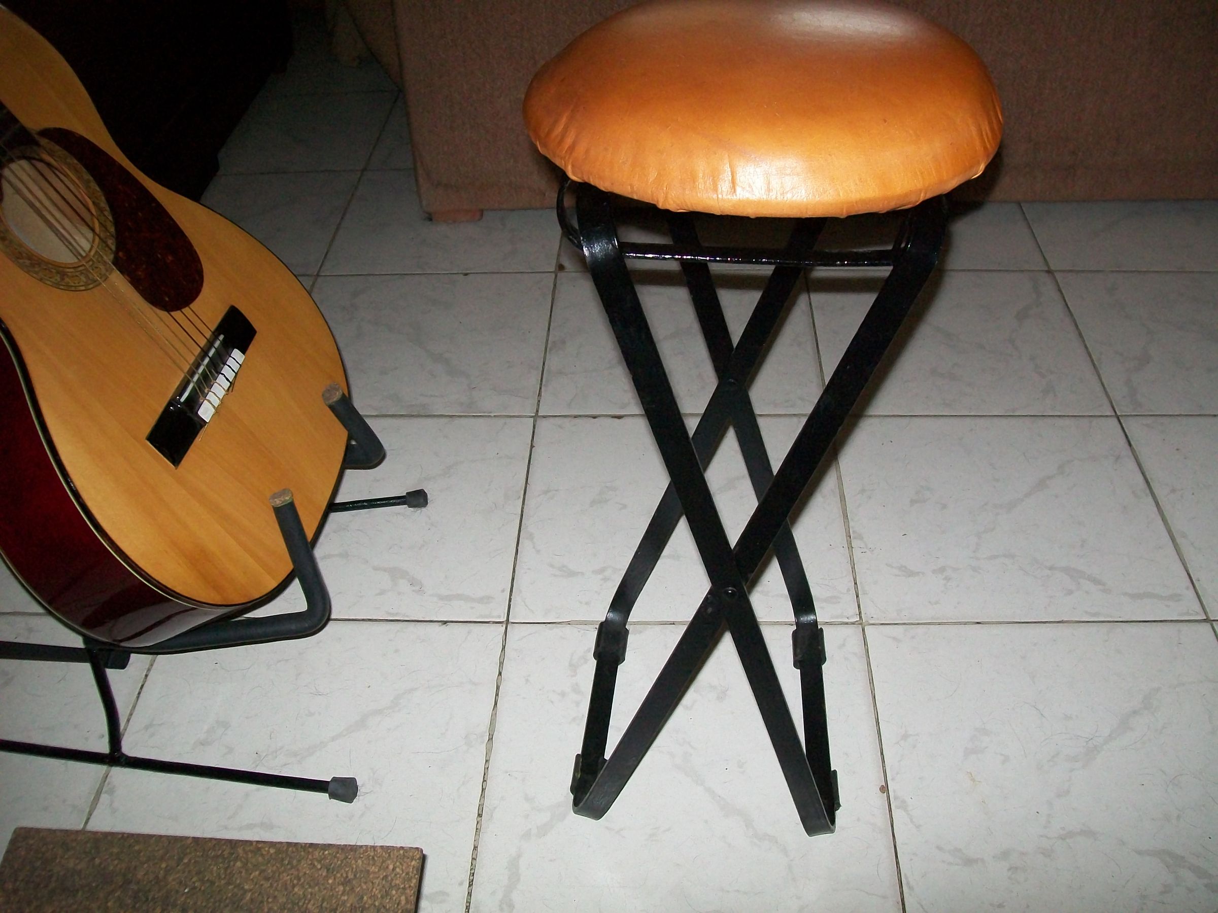 Foldable Classic Guitar Practice Stool 8 Steps Instructables