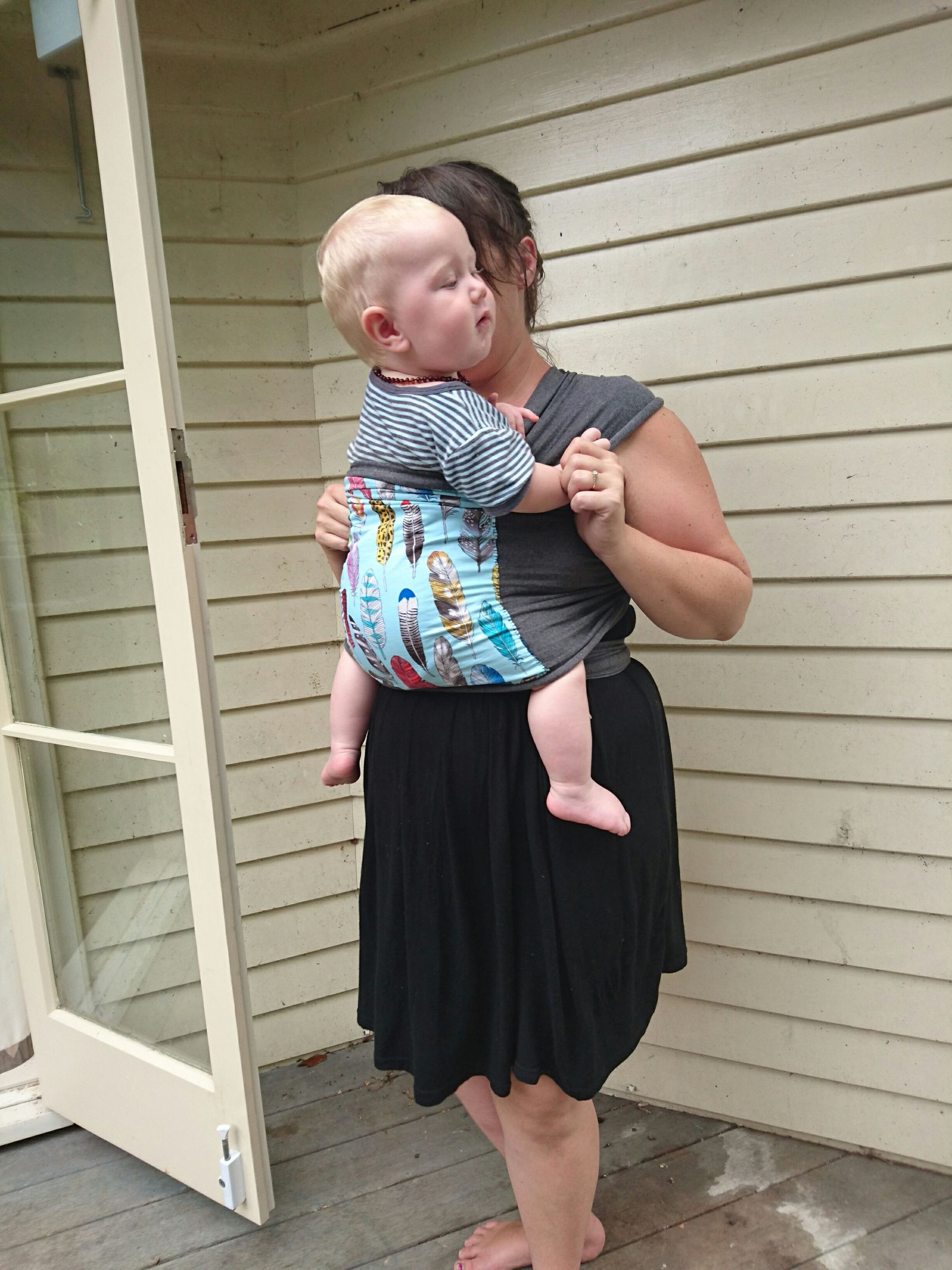 DIY Stretchy Wrap for Newborn Babywearing 5 Steps (with Pictures