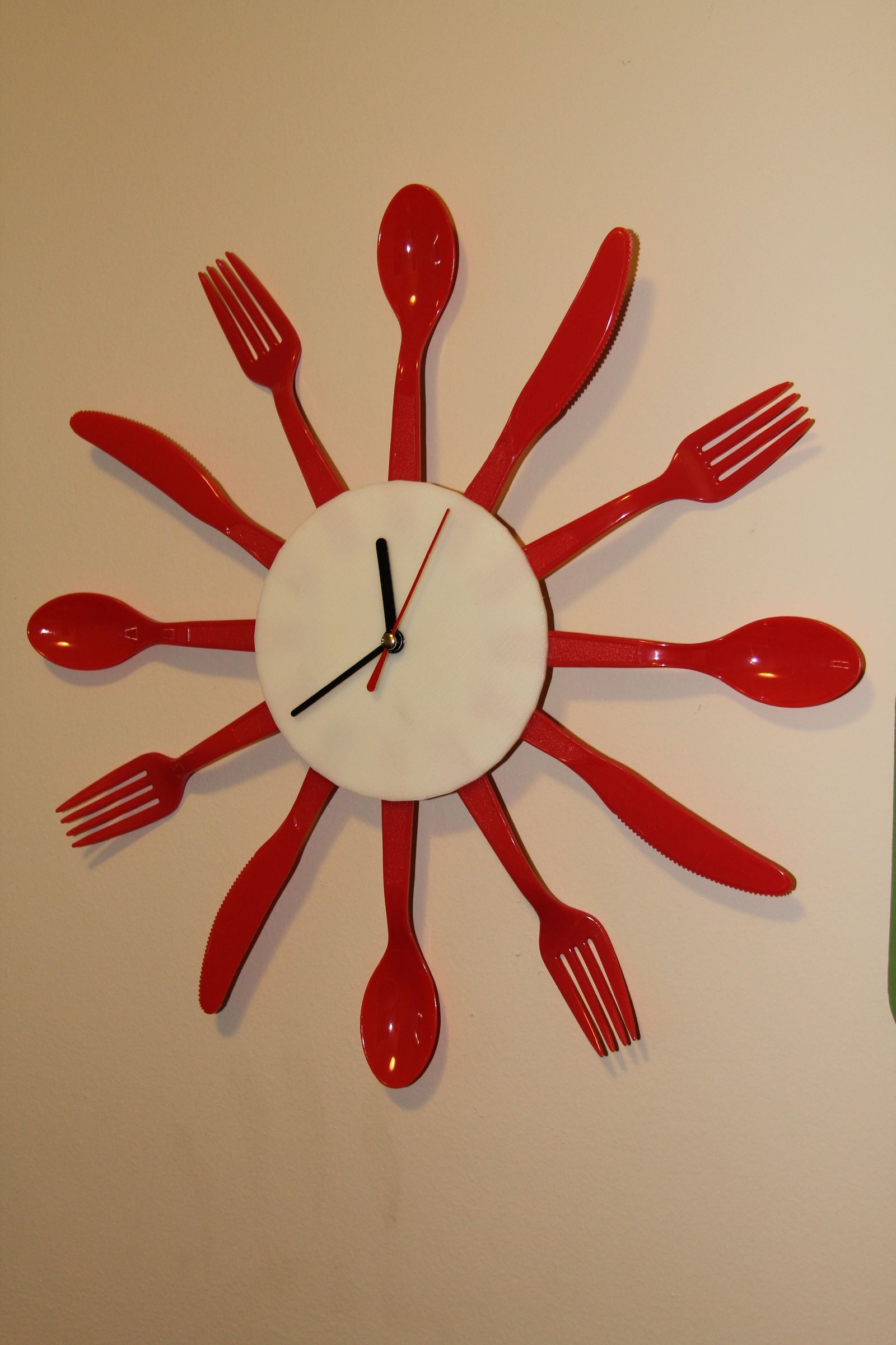 3D Printed Disposable Flatware Clock (after Samuel Bernier's Design)