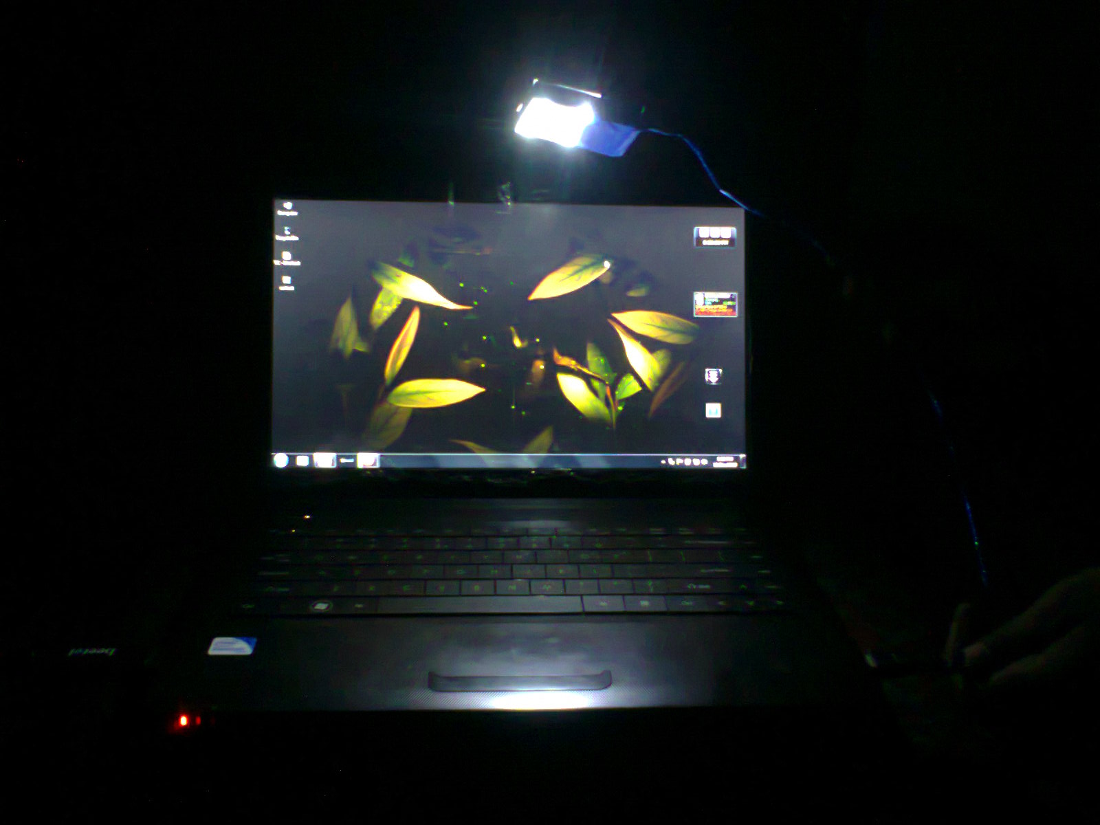 MAKE USB LIGHT FOR LAPTOPS IN 10 MINUTES