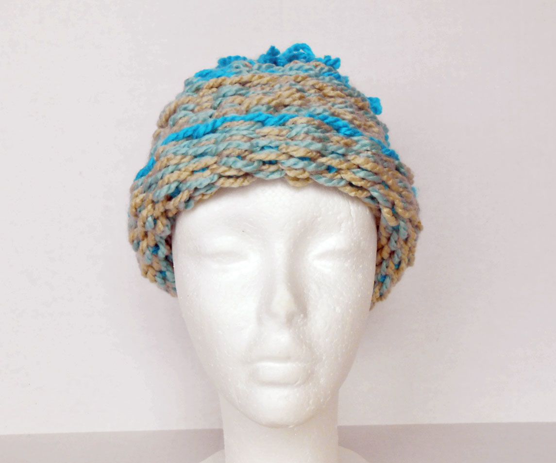 How to Make an Extra-Warm Hat on a Peg Loom