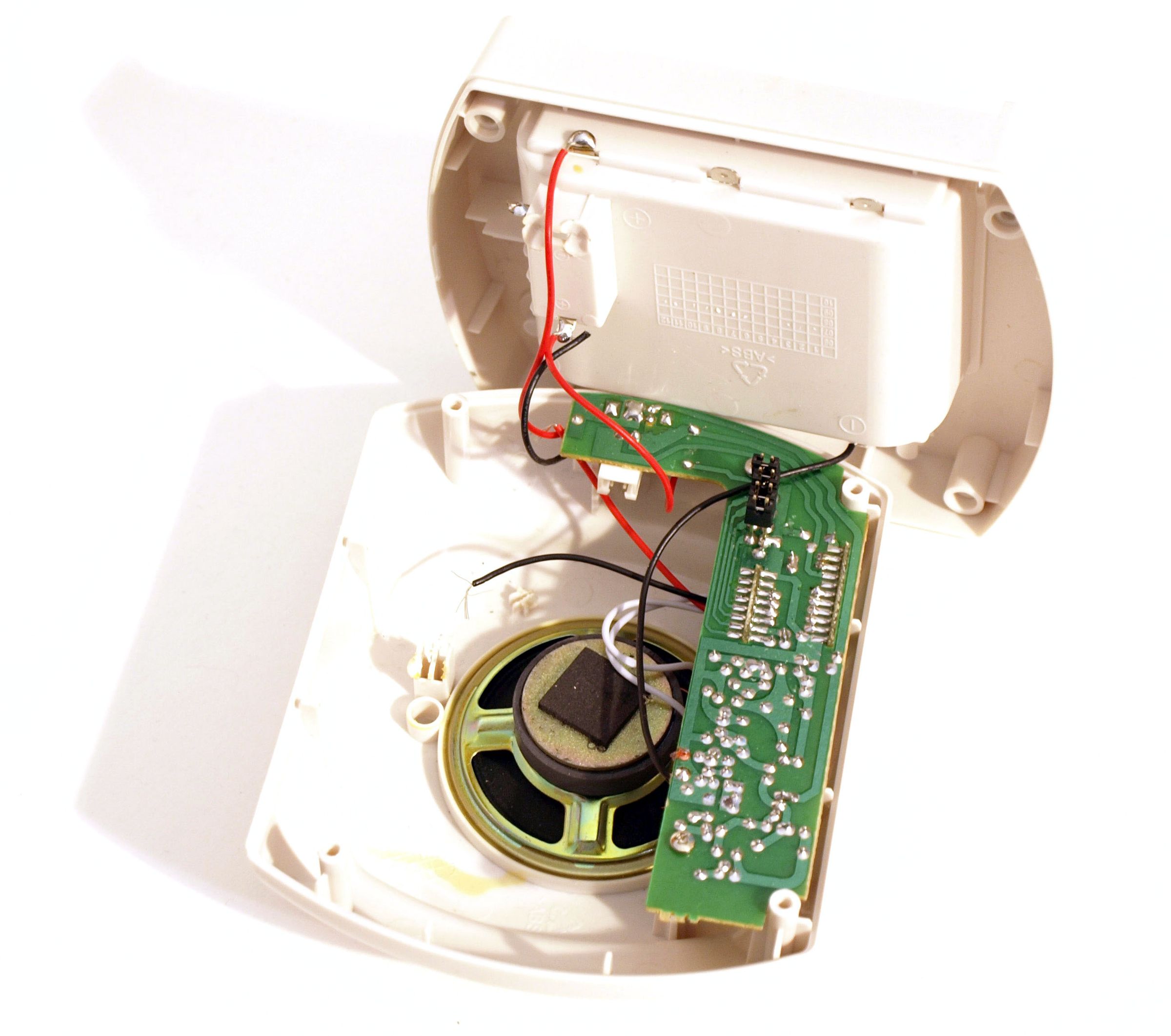 Acquire, Repair and Sell Dysfunctional Electronics With Minimal Knowledge