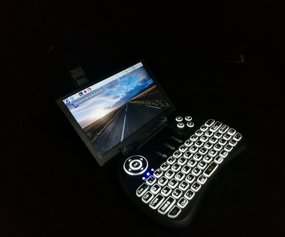 Mini "laptop" Made With Lichee Pi Zero