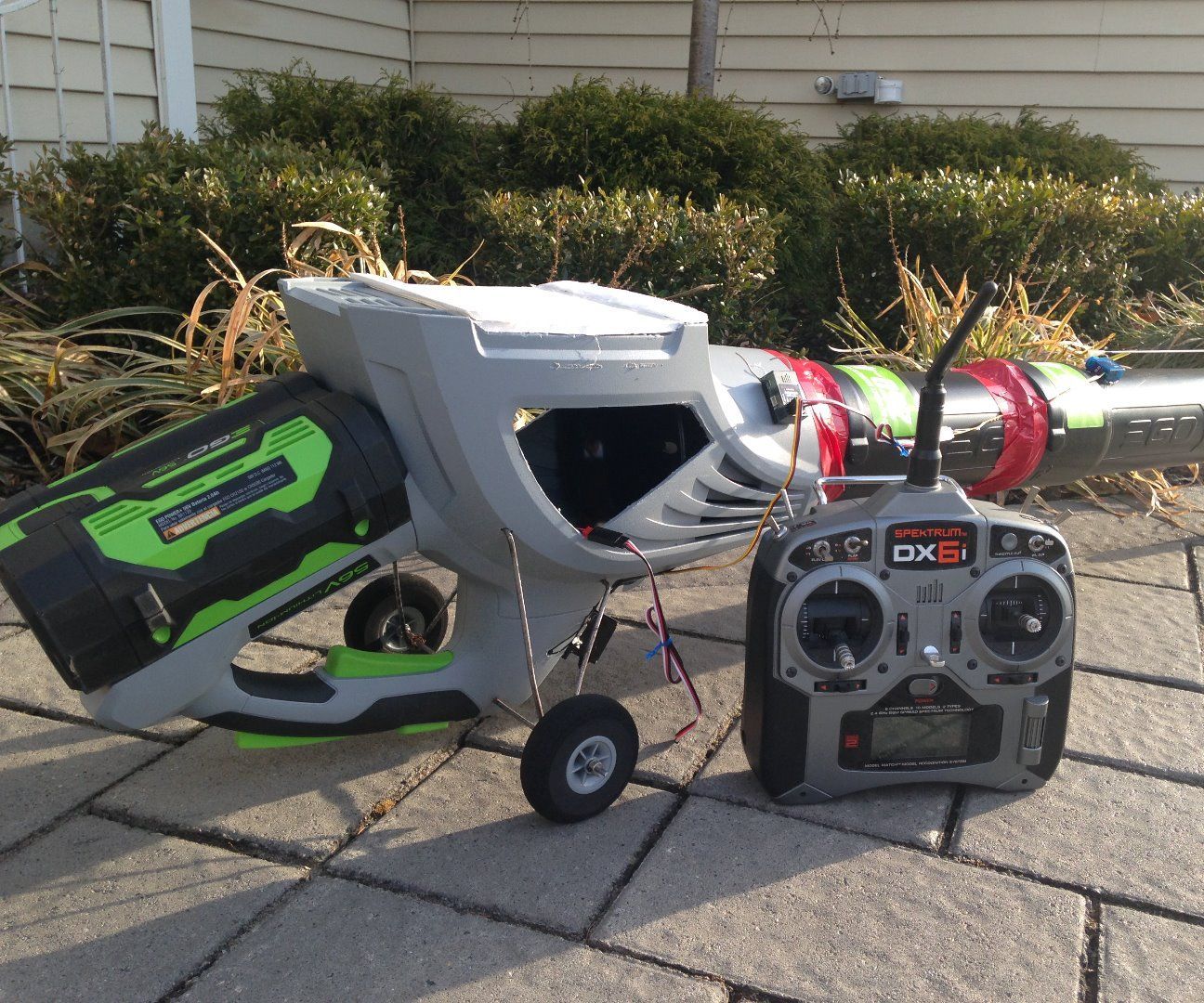 Remote Control Robot Jet Car - Leaf Blower