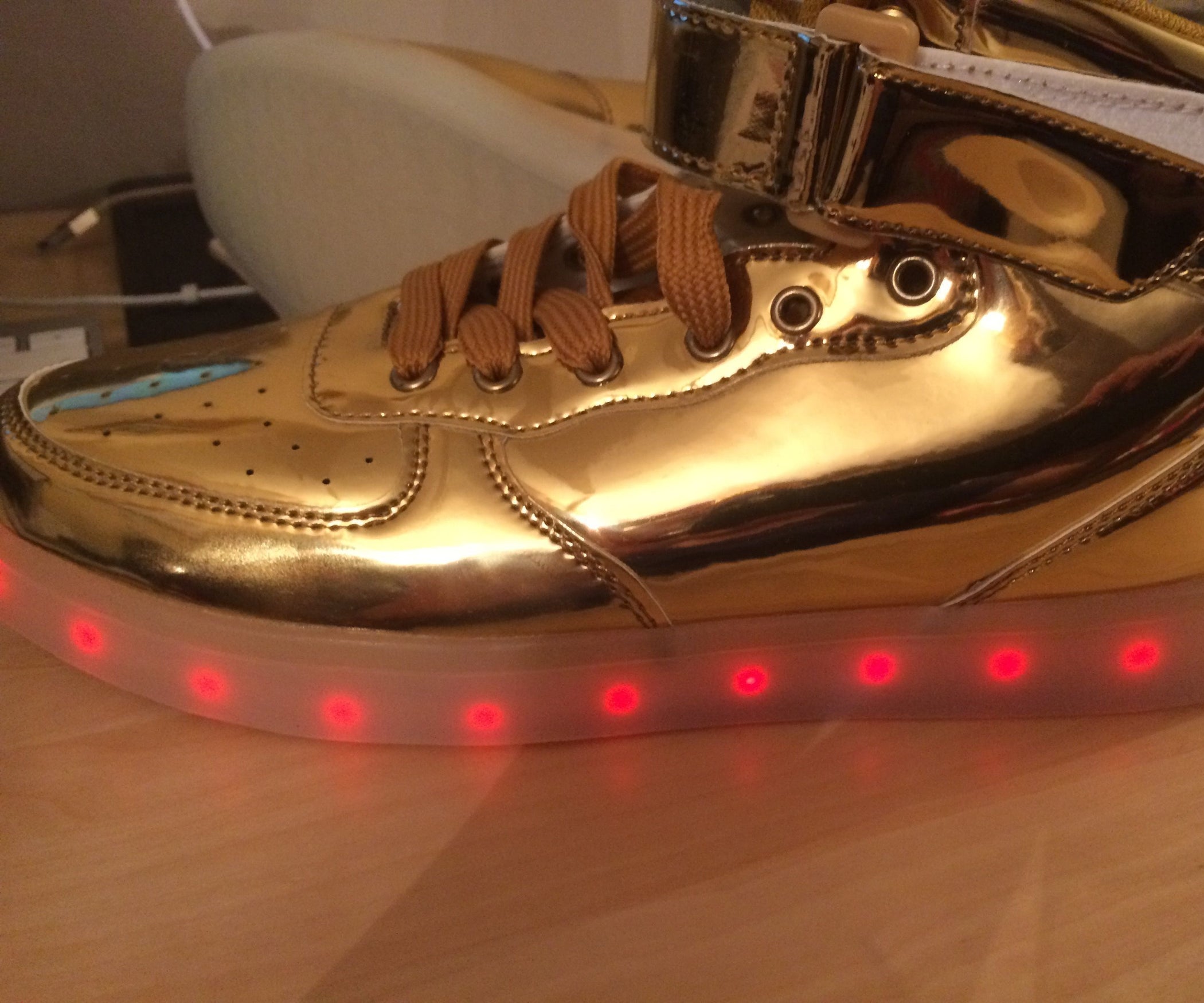forces shoes that change color