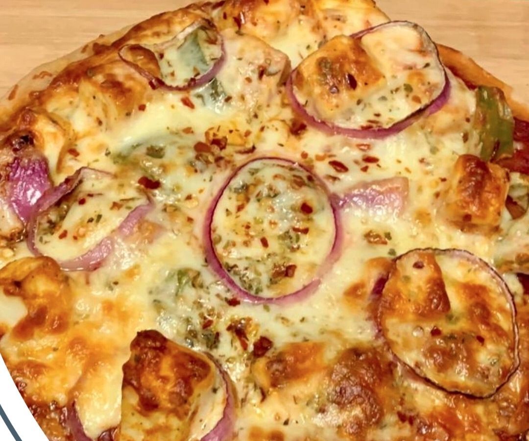 Whole Wheat Tandoori Paneer Tikka Pizza