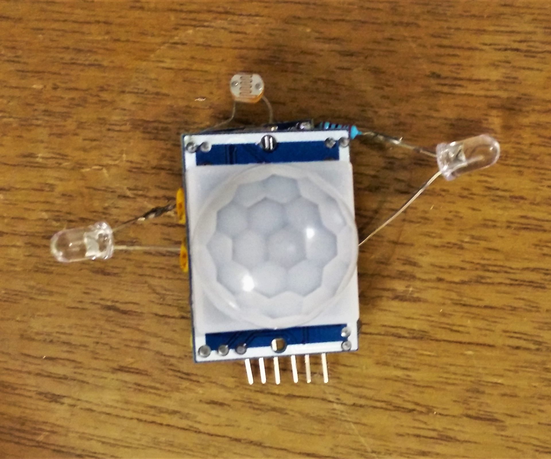 Mini LED Lamp With Movement- (PIR) and Lightssensor (LDR)