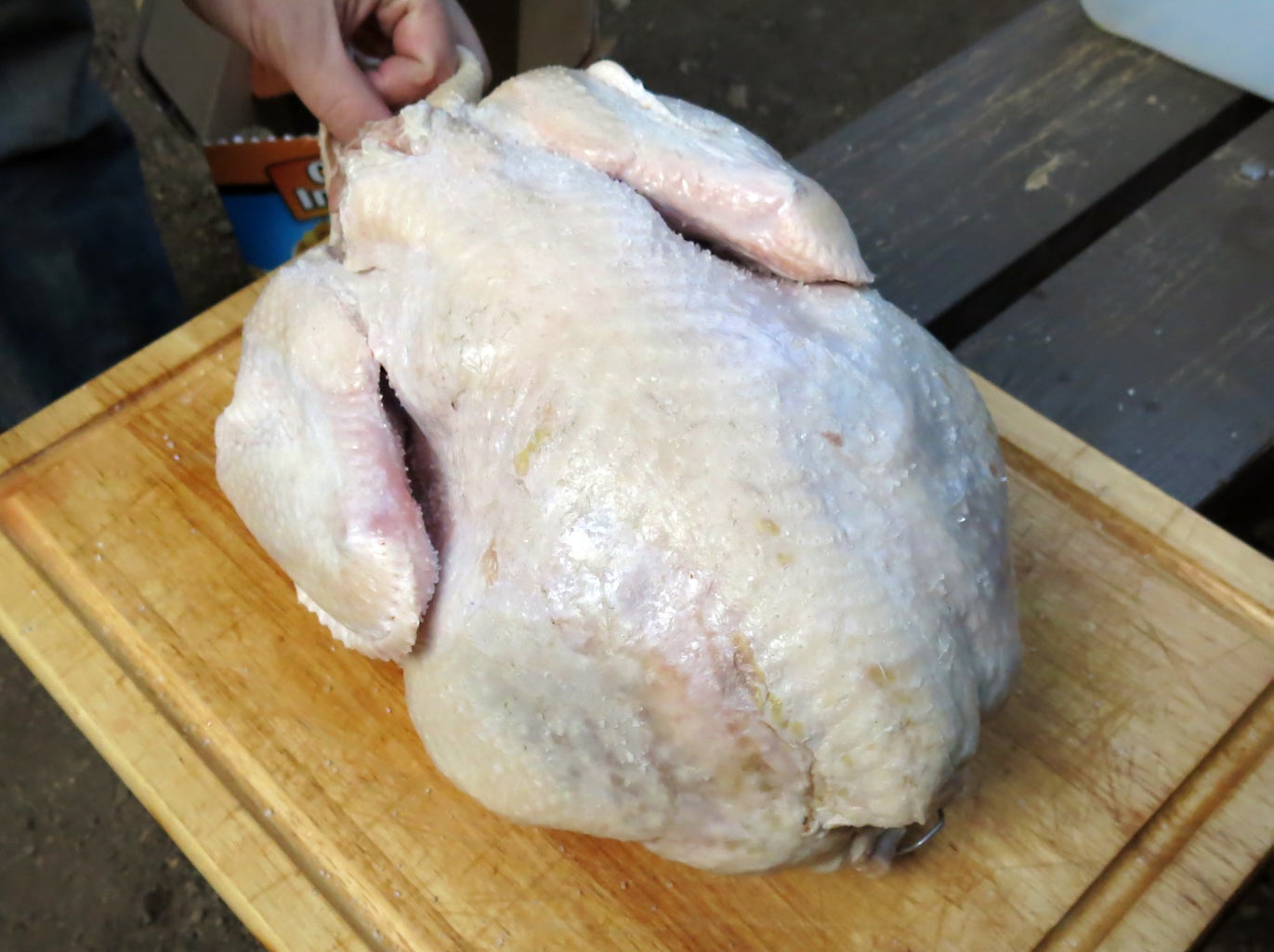 do you cover the pot when deep frying a turkey