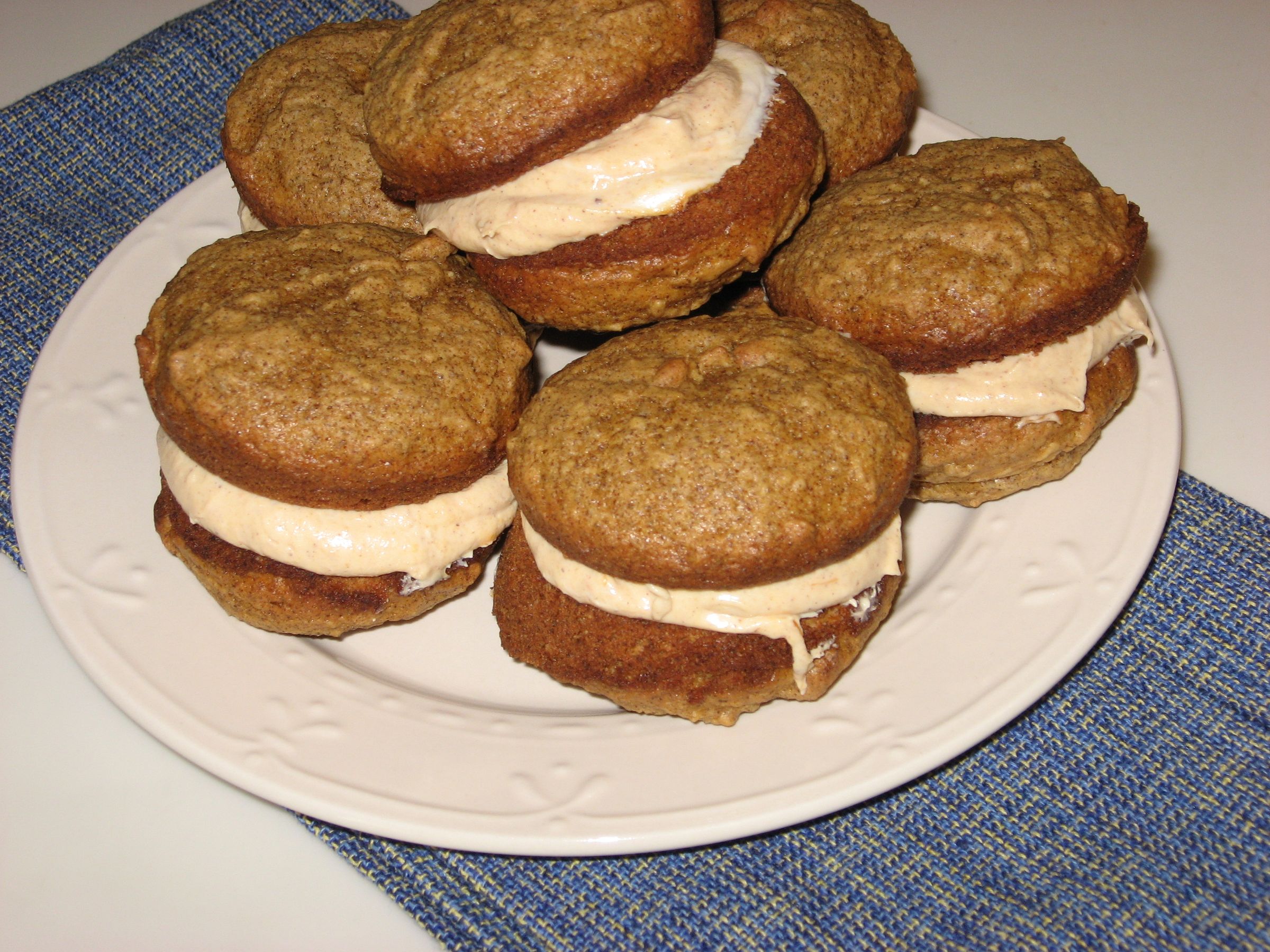 How to Make Gingerbread Pumpkin Whoopie Pies 
